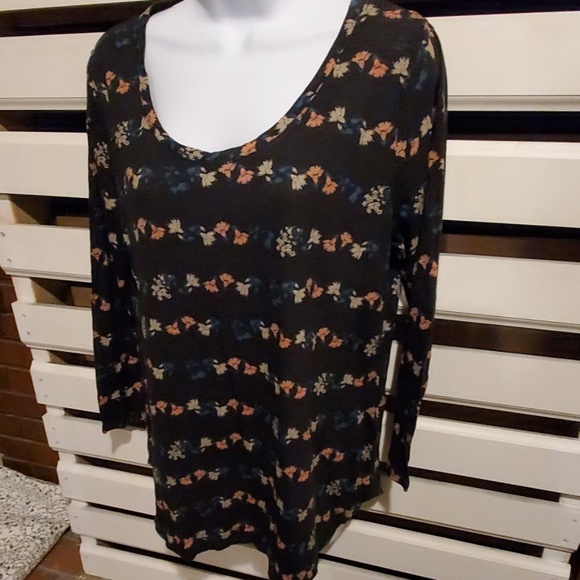 LUCKY BRAND long sleeve tshirt.      #443 - Picture 2 of 6